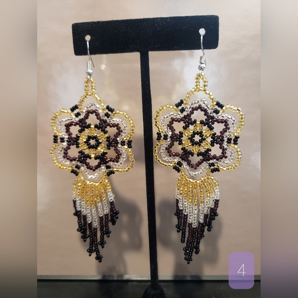 Beaded earrings - Picture 4 of 10